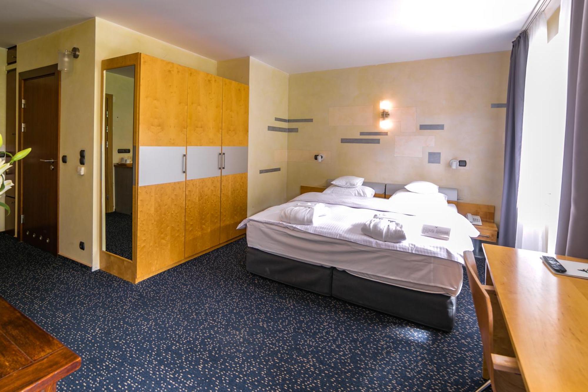 קובארה Jelenia Struga Medical Spa מראה חיצוני תמונה