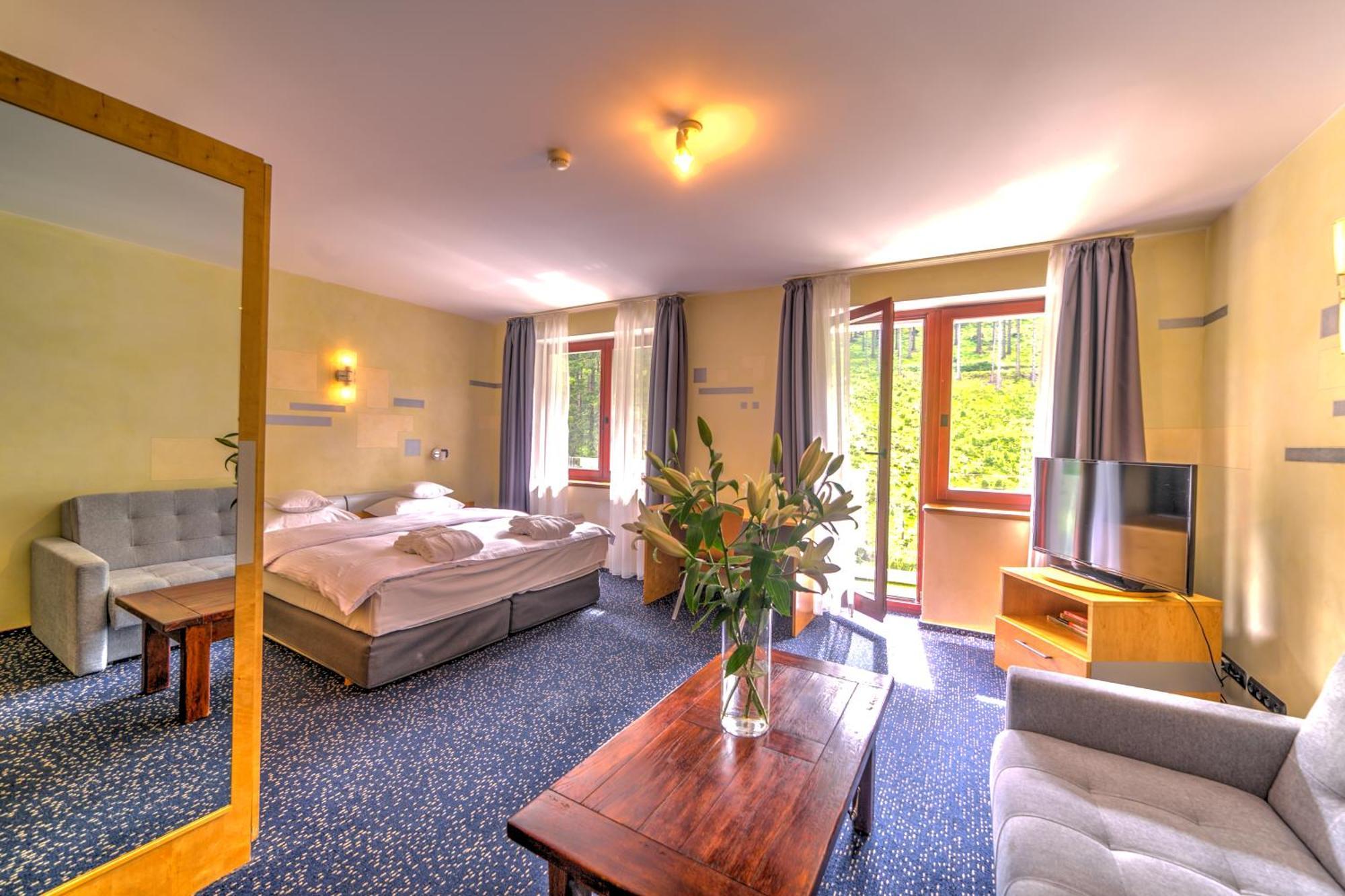 קובארה Jelenia Struga Medical Spa מראה חיצוני תמונה
